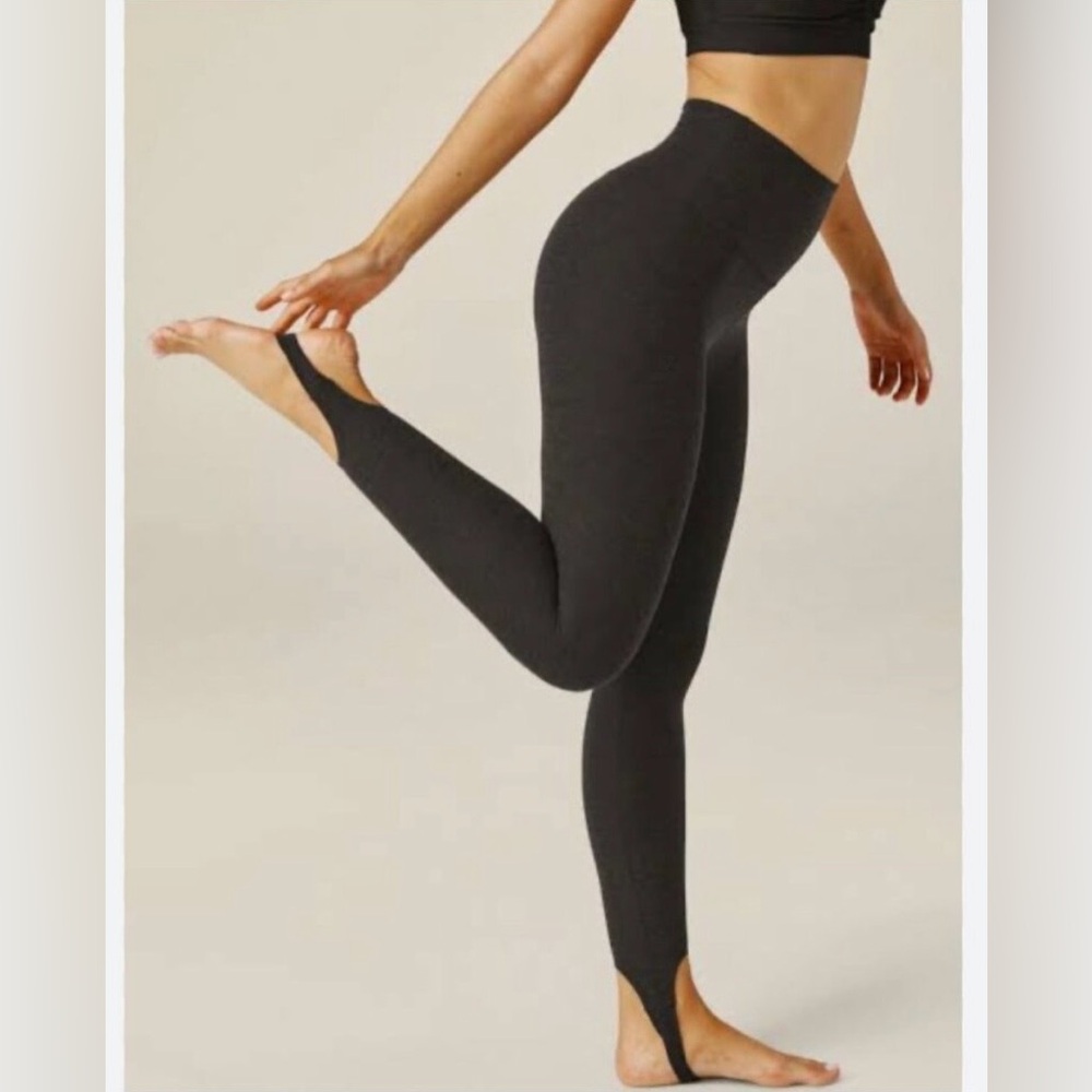 Beyond Yoga Well Rounded Darkest Night high waist  stirrup leggings Medium NWT